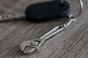 Schlüsselanhänger - Verstellbarer Schlüssel